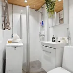 Appartamento Viiskulma With Park Views 50m Tram And Bus King Bed Helsinki