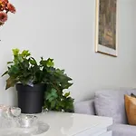 Appartamento Viiskulma With Park Views 50m Tram And Bus King Bed Helsinki