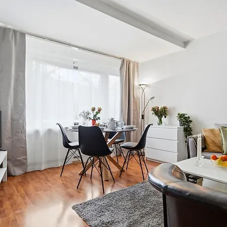 Daire Viiskulma With Park Views 50m Tram And Bus King Bed *