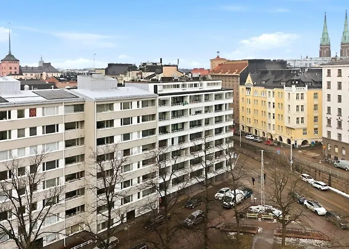 Viiskulma With Park Views 50m Tram And Bus King Bed Apartment