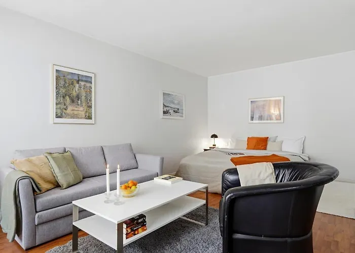 Viiskulma With Park Views 50m Tram And Bus King Bed Apartment *