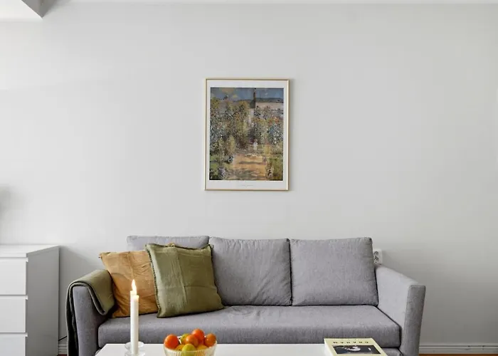 Viiskulma With Park Views 50m Tram And Bus King Bed Apartment *