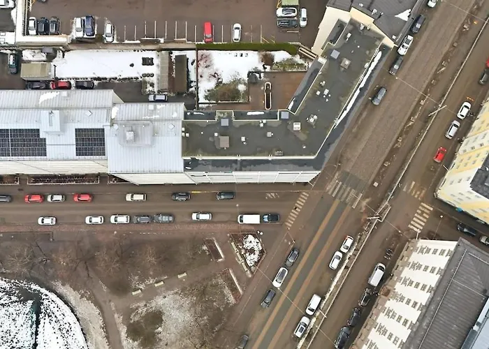 Viiskulma With Park Views 50m Tram And Bus King Bed Apartment Helsinki