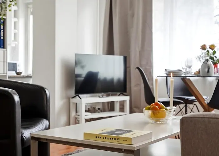 Viiskulma With Park Views 50m Tram And Bus King Bed Helsinki