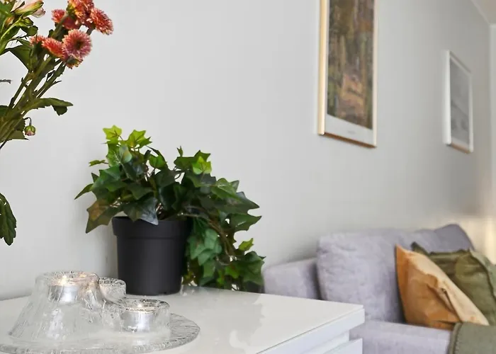 Apartment Viiskulma With Park Views 50m Tram And Bus King Bed Helsinki